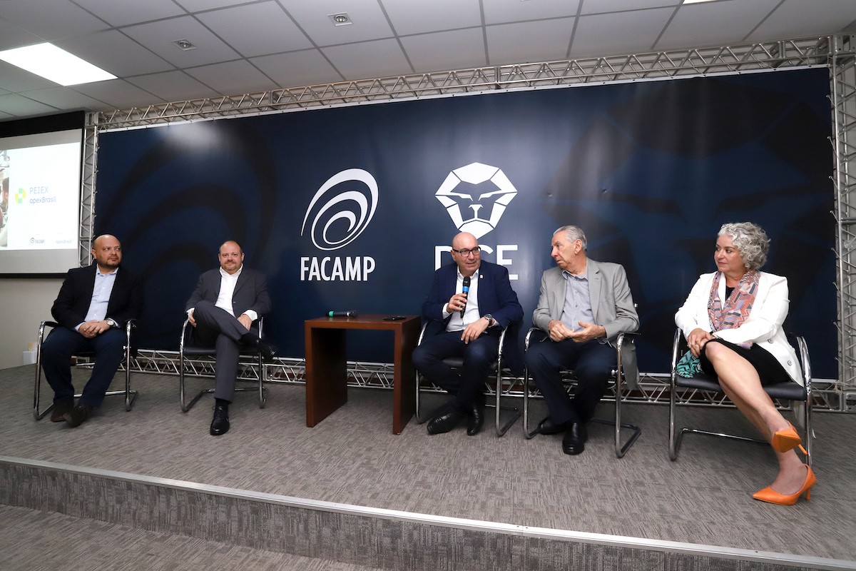 Parceria da FACAMP com a ApexBrasil capacita 260 empresas para exportação