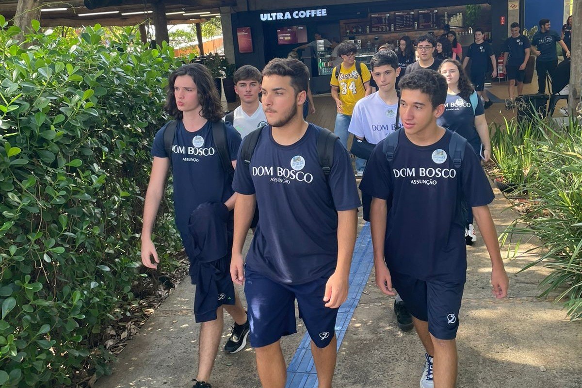 FACAMP RECEBE ALUNOS DE ESCOLAS PARA VIVÊNCIA UNIVERSITÁRIA