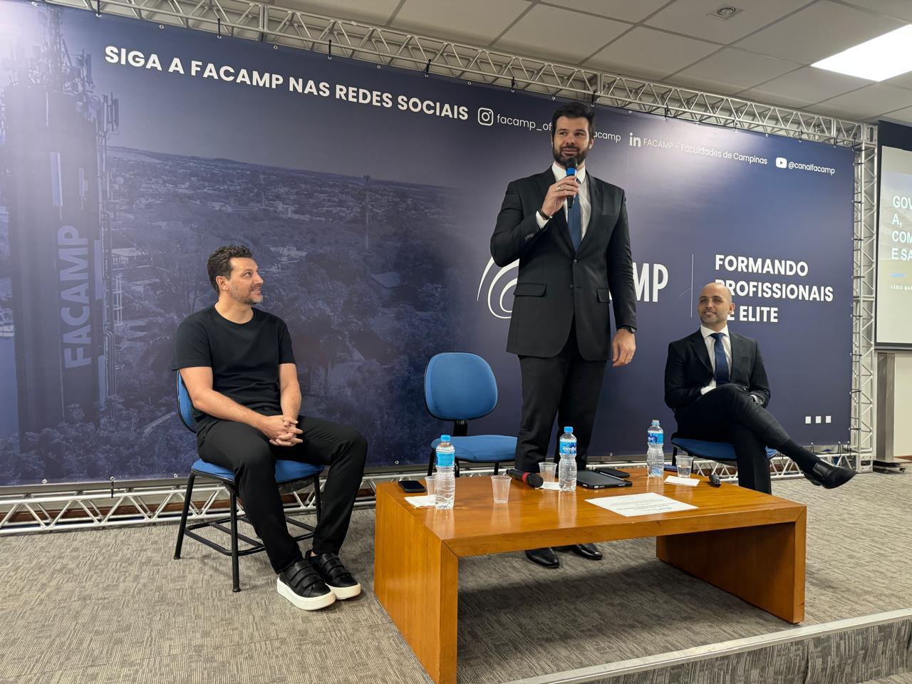 FACAMP realiza evento sobre SAF com especialistas e presença do ex-jogador Elano Blumer