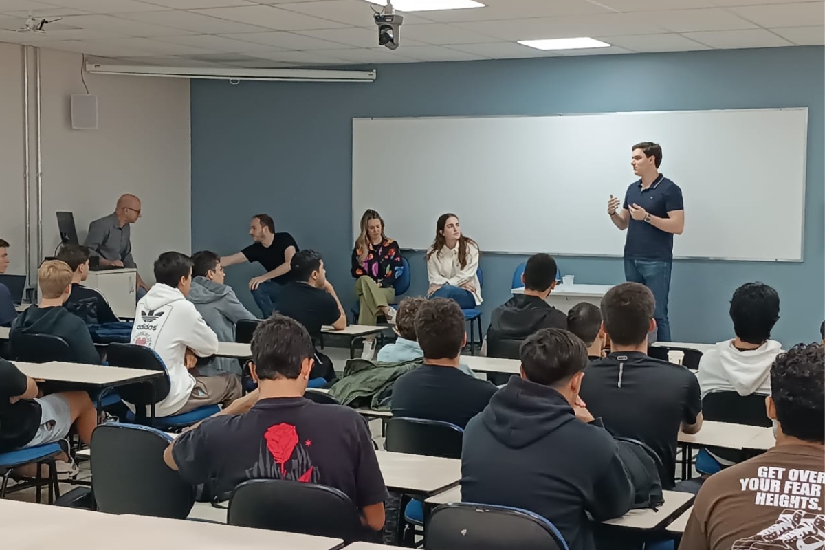 Do campus ao mercado: trajetórias de sucesso
