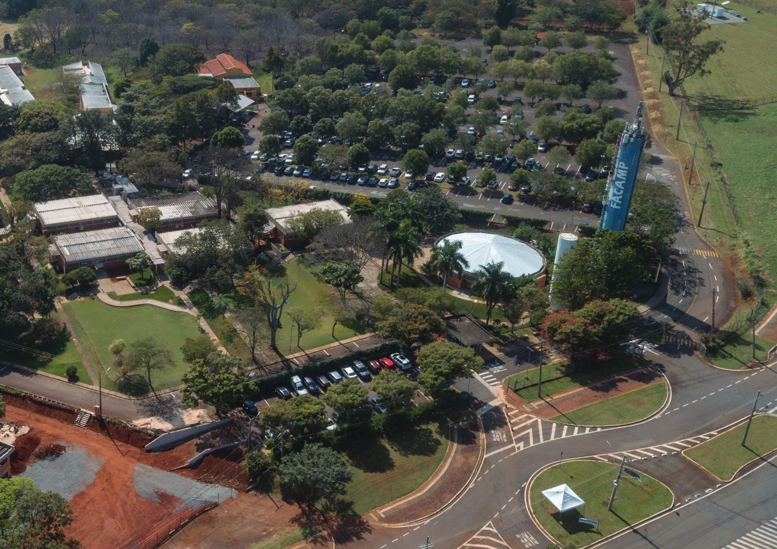 Vista aérea do campus FACAMP